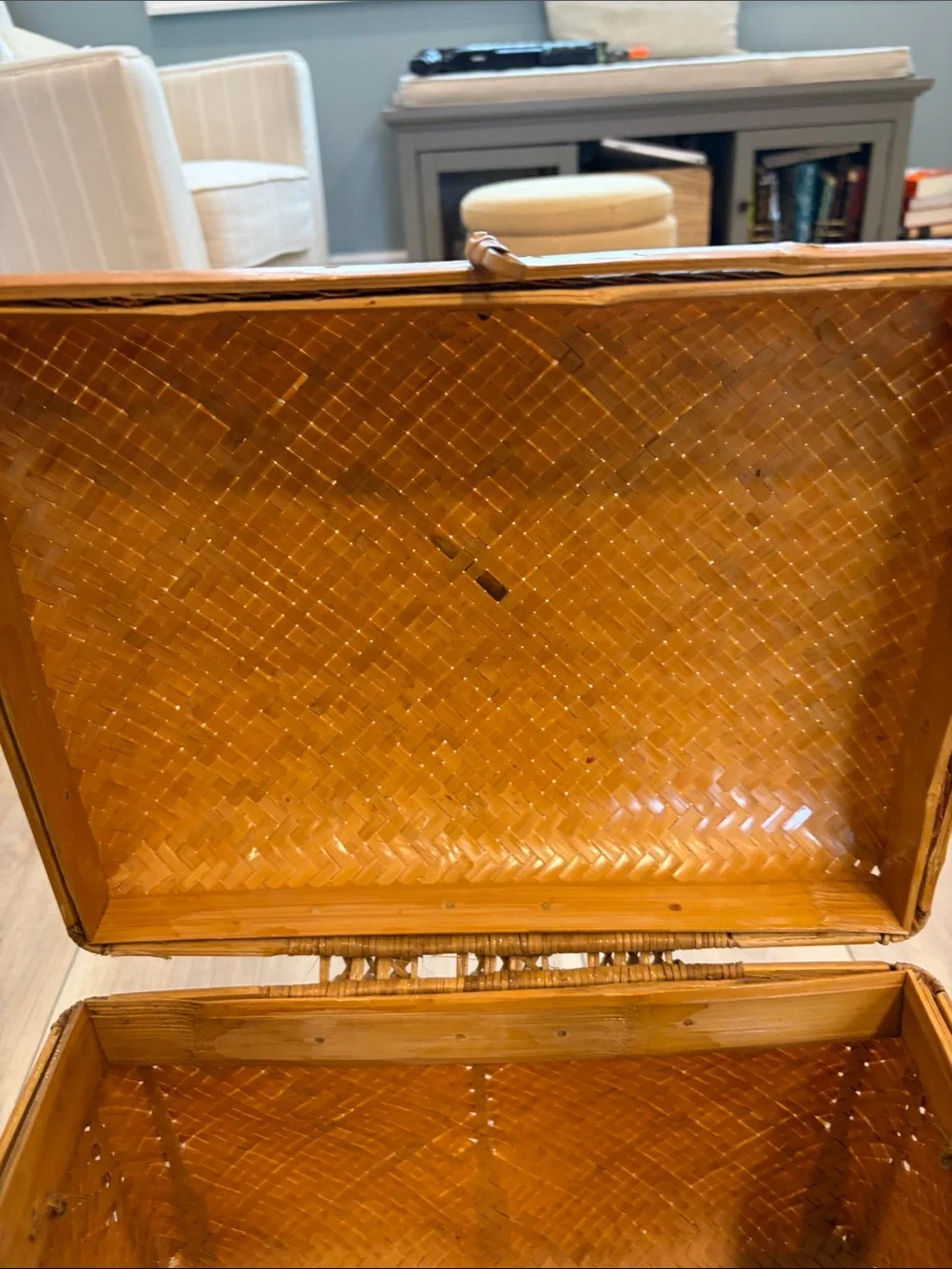 Vintage woven basket in Honey Brown